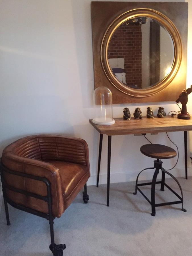 Spacious 1 Bedroom Split Level Old Pub Conversion Tower Bridge Londýn Exteriér fotografie