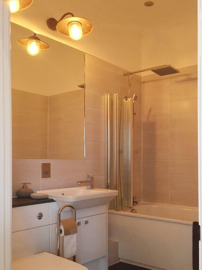 Spacious 1 Bedroom Split Level Old Pub Conversion Tower Bridge Londýn Exteriér fotografie